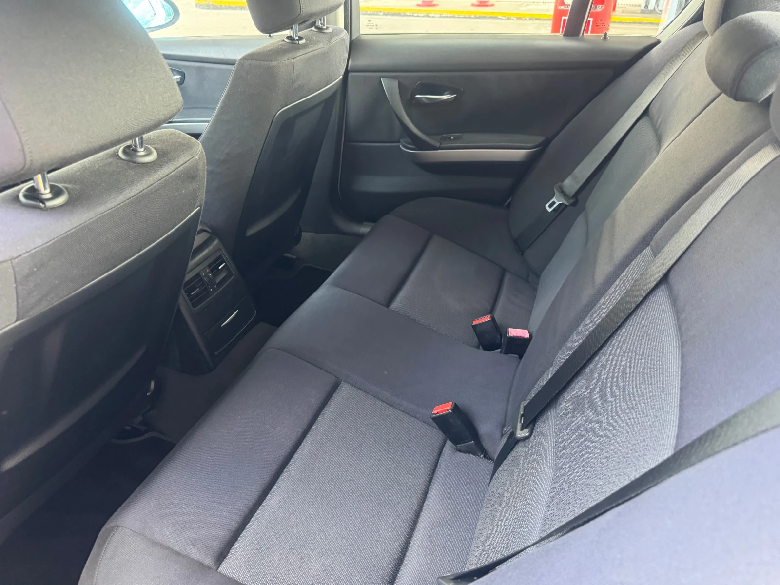BMW 320, снимка 11 - Автомобили и джипове - 54673926