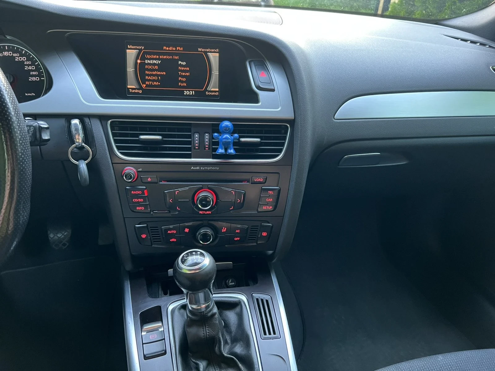 Audi A4 S-Line 2.0 TDI 170HP, снимка 10 - Автомобили и джипове - 54716130