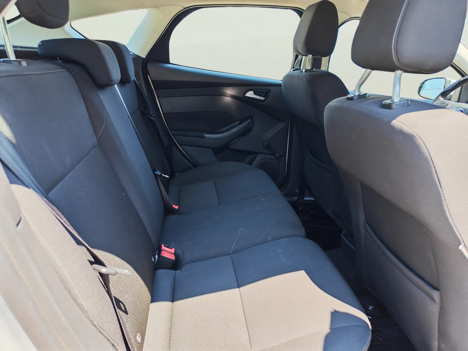 Ford Focus 1.0 EcoBoost, снимка 10 - Автомобили и джипове - 54875406