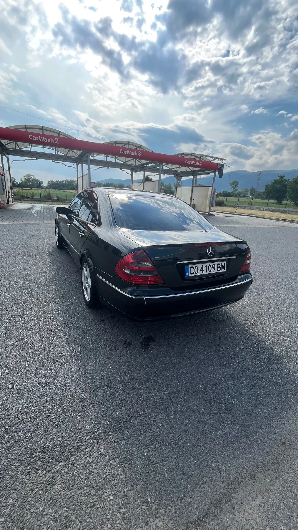Mercedes-Benz E 220 Avangarde, снимка 3 - Автомобили и джипове - 55412492