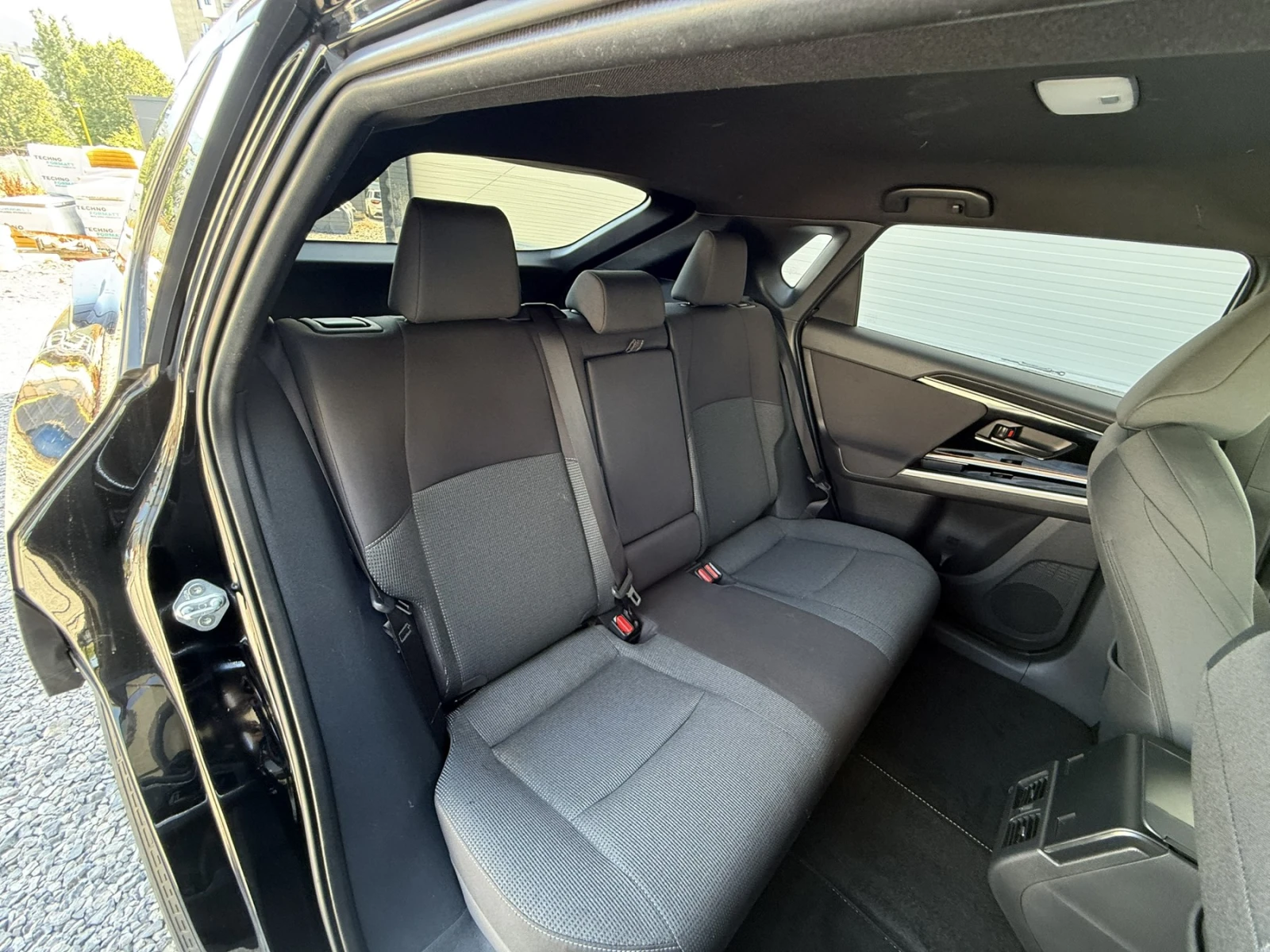 Toyota bZ4X, снимка 15 - Автомобили и джипове - 55477977
