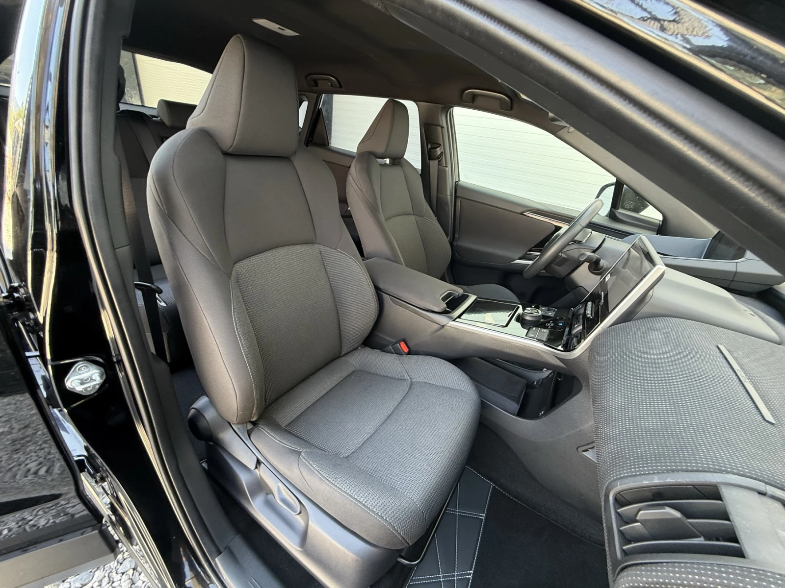 Toyota bZ4X, снимка 14 - Автомобили и джипове - 55477977