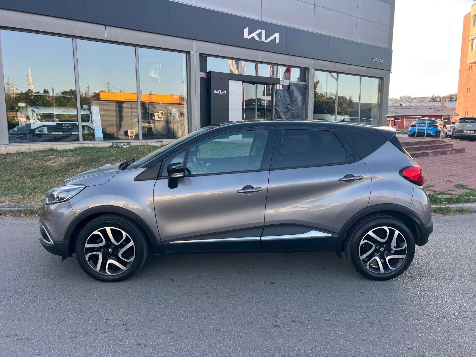 Renault Captur 1.5DCI/NAVI/TOP, снимка 4 - Автомобили и джипове - 55486008