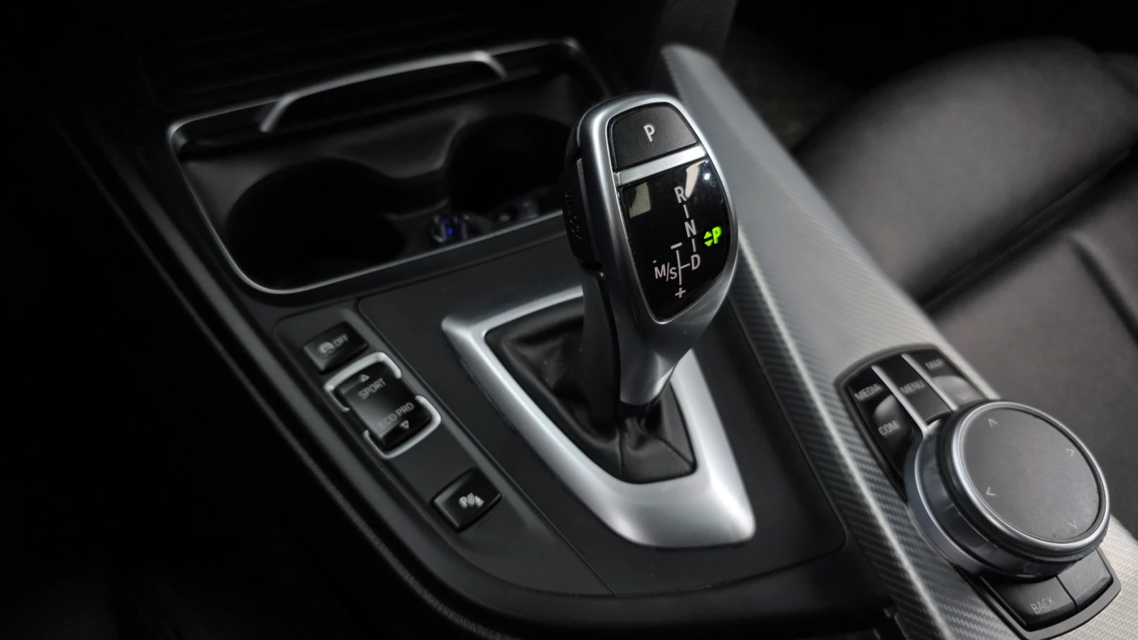 BMW 320 d* M SPORT SHADOW* DIGITAL COCKPIT* HEAD UP* FULL*, снимка 8 - Автомобили и джипове - 55655419
