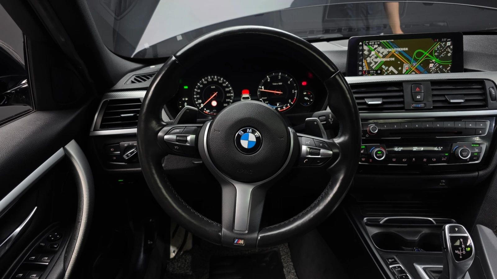 BMW 320 d* M SPORT SHADOW* DIGITAL COCKPIT* HEAD UP* FULL*, снимка 12 - Автомобили и джипове - 55655419