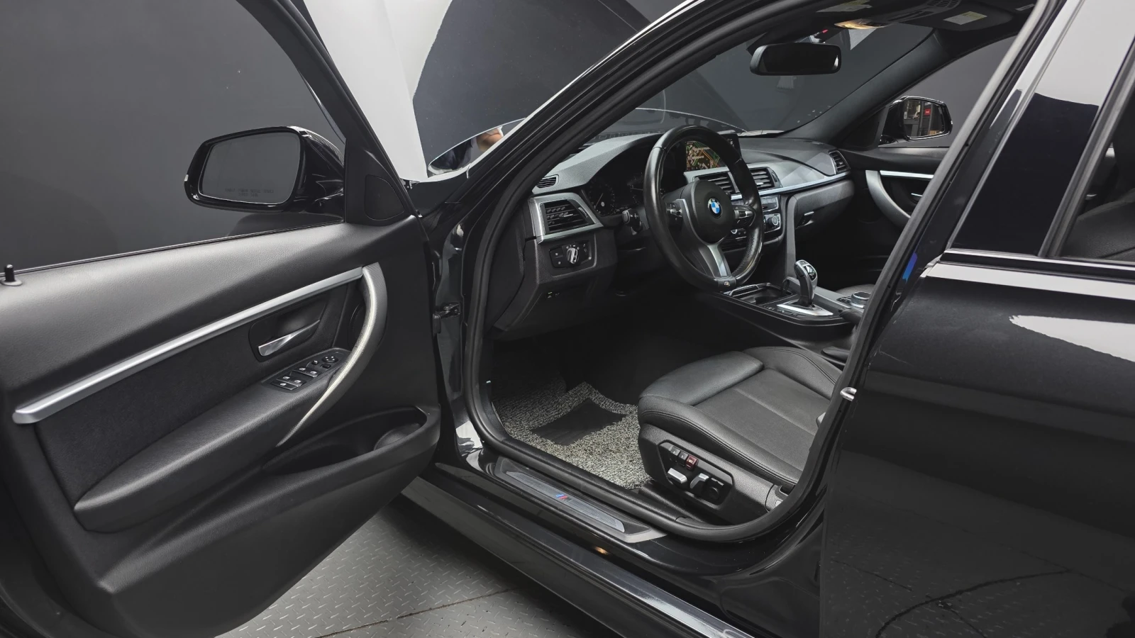 BMW 320 d* M SPORT SHADOW* DIGITAL COCKPIT* HEAD UP* FULL*, снимка 9 - Автомобили и джипове - 55655419