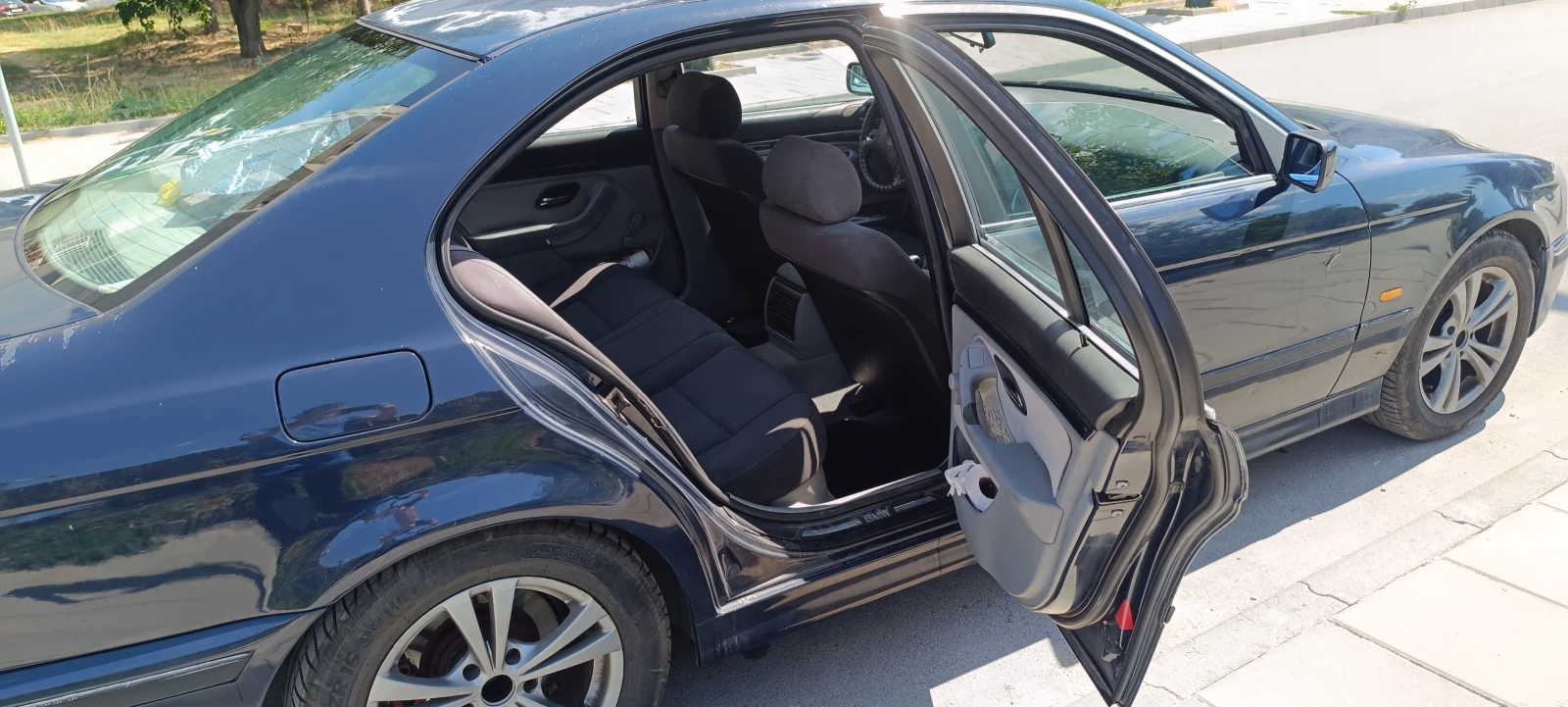 BMW 520, снимка 10 - Автомобили и джипове - 55690332