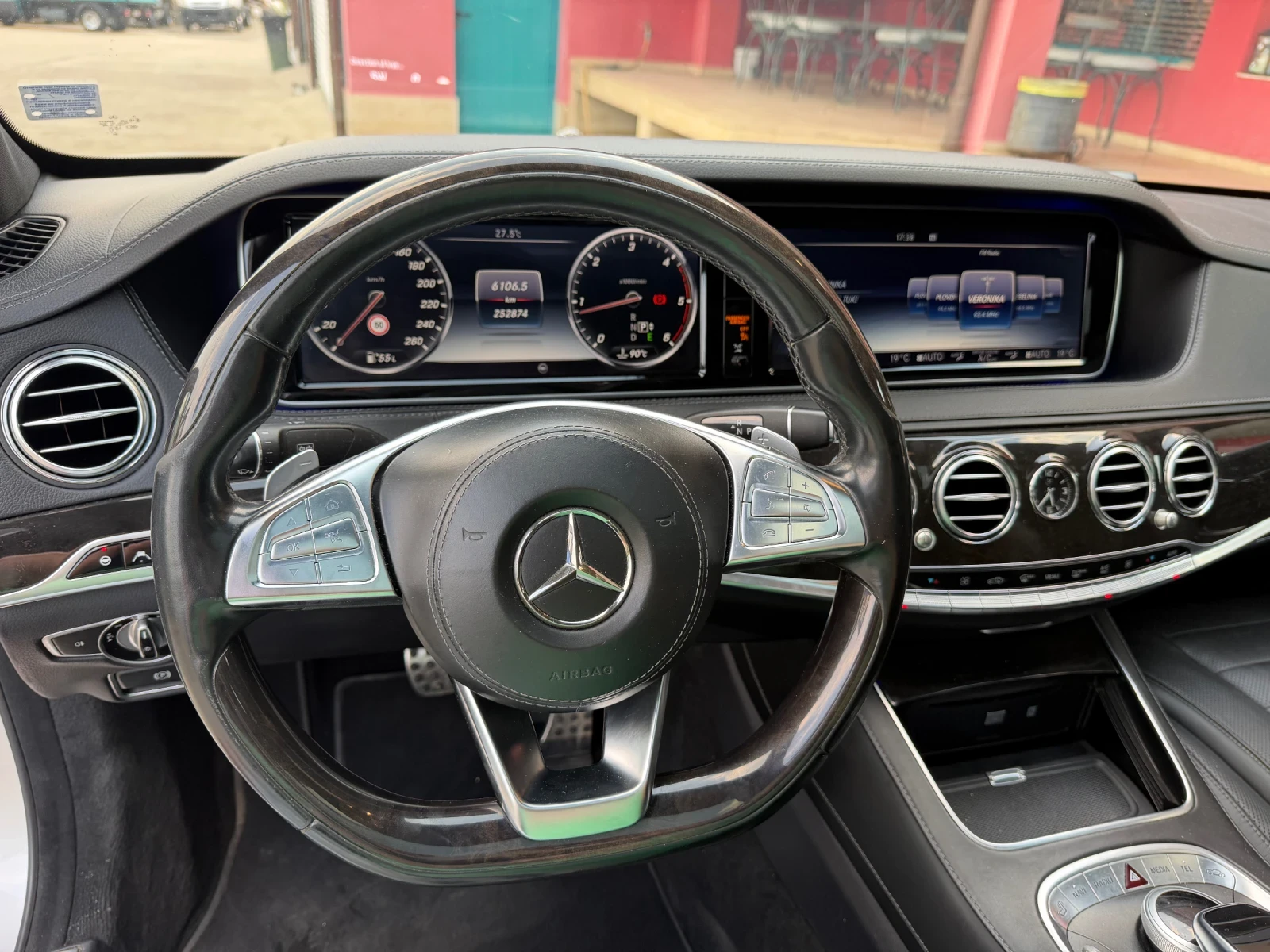 Mercedes-Benz S 350 d 4M L AMG * 3xTV* HUD* Night* Burmester* Massage, снимка 4 - Автомобили и джипове - 55709086