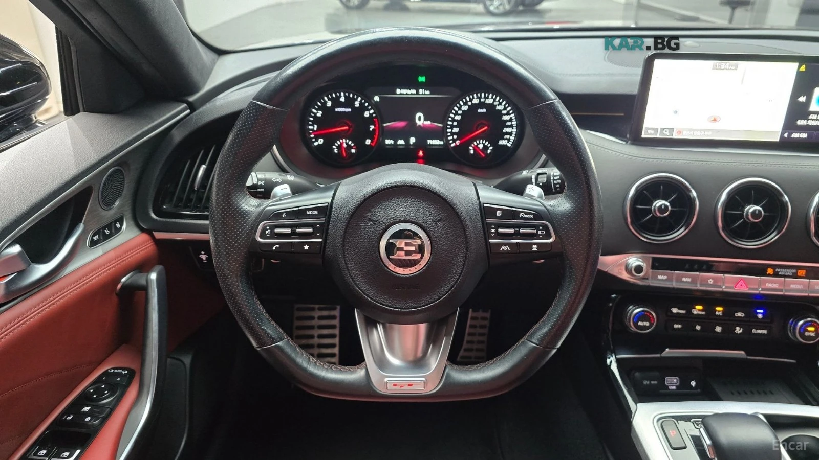 Kia Stinger 3.3 GT Masters AWD* DISTRONIC* ХЕДЪП* 360* ПАНО* , снимка 9 - Автомобили и джипове - 55989660
