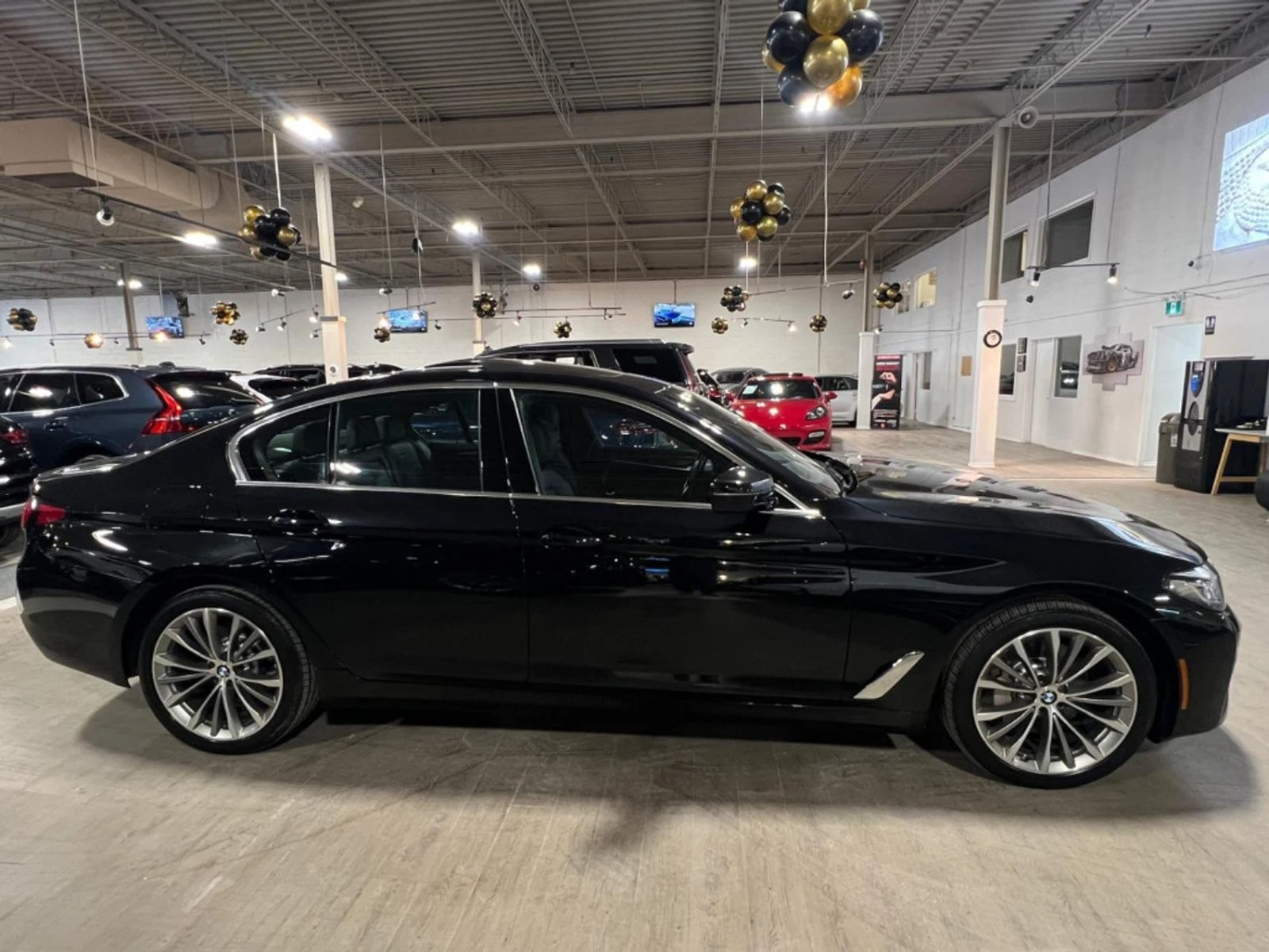 BMW 530 xDrive LCI | Blind Spot | No Accidents, снимка 3 - Автомобили и джипове - 56139363