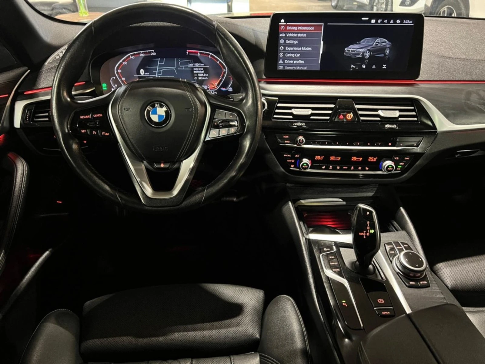 BMW 530 xDrive LCI | Blind Spot | No Accidents, снимка 10 - Автомобили и джипове - 56139363