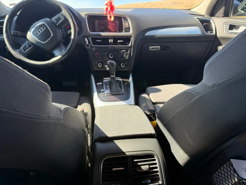 Audi Q5 2.0tdi, снимка 9 - Автомобили и джипове - 51862013