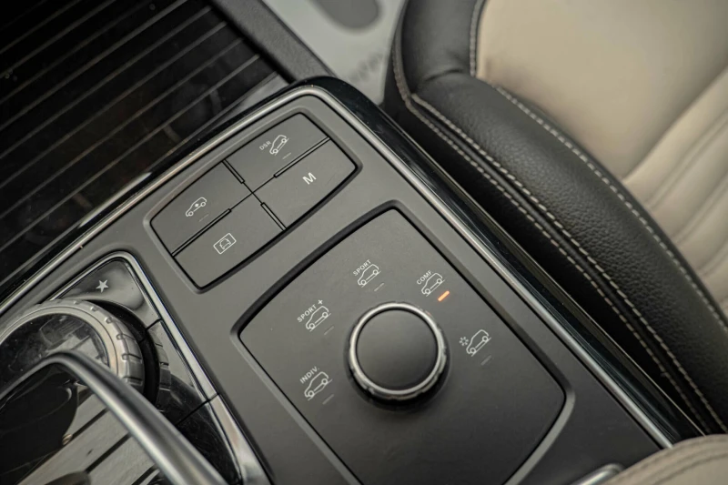 Mercedes-Benz GLE 450 AMG Coupe/4Matic/Exclusive/Harman Kardon/Distronic/Кам, снимка 11 - Автомобили и джипове - 52485237