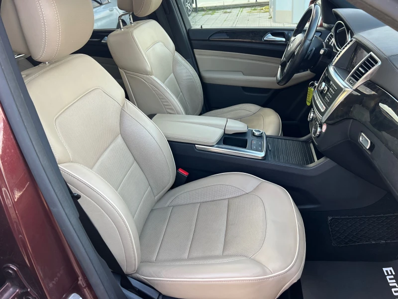 Mercedes-Benz ML 350 BE, 4-MAT, AMG LINE, PANO, DISTR, CAMERA, HARM, FU, снимка 10 - Автомобили и джипове - 53011056