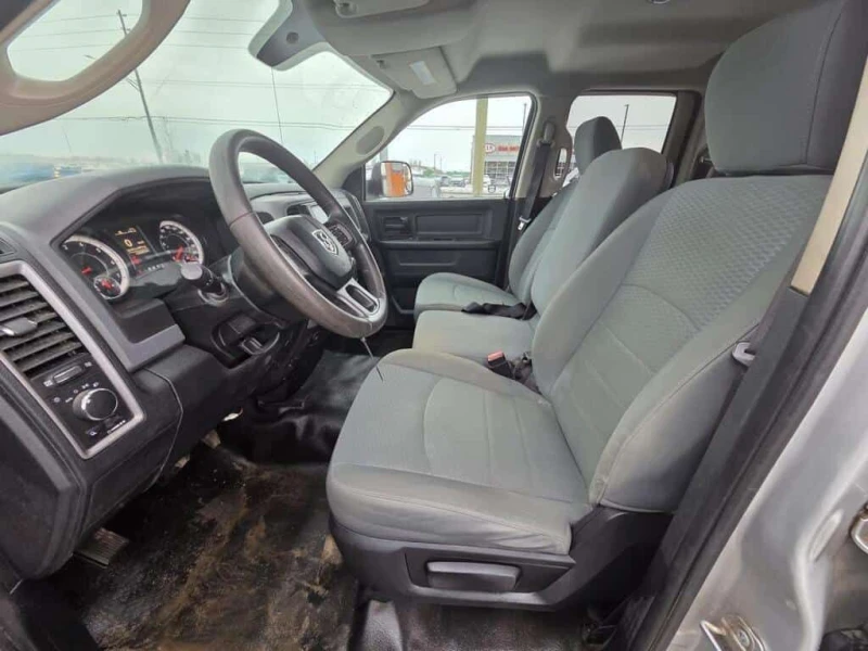 Dodge RAM 1500 * ST, 4X4, IRREPARABLE TITLE, ONLY 128KMS, WRITEOF, снимка 10 - Автомобили и джипове - 53582793