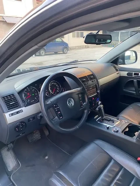 VW Touareg V6 3.0 TDI DPF (Aut), снимка 6 - Автомобили и джипове - 48677151