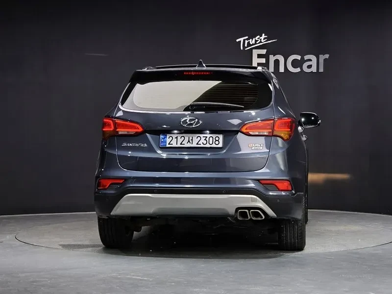 Hyundai Santa fe 2.0 CRDi 4WD - САМО 30% АВАНС, снимка 4 - Автомобили и джипове - 56021688