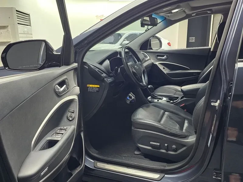 Hyundai Santa fe 2.0 CRDi 4WD - САМО 30% АВАНС, снимка 10 - Автомобили и джипове - 56021688