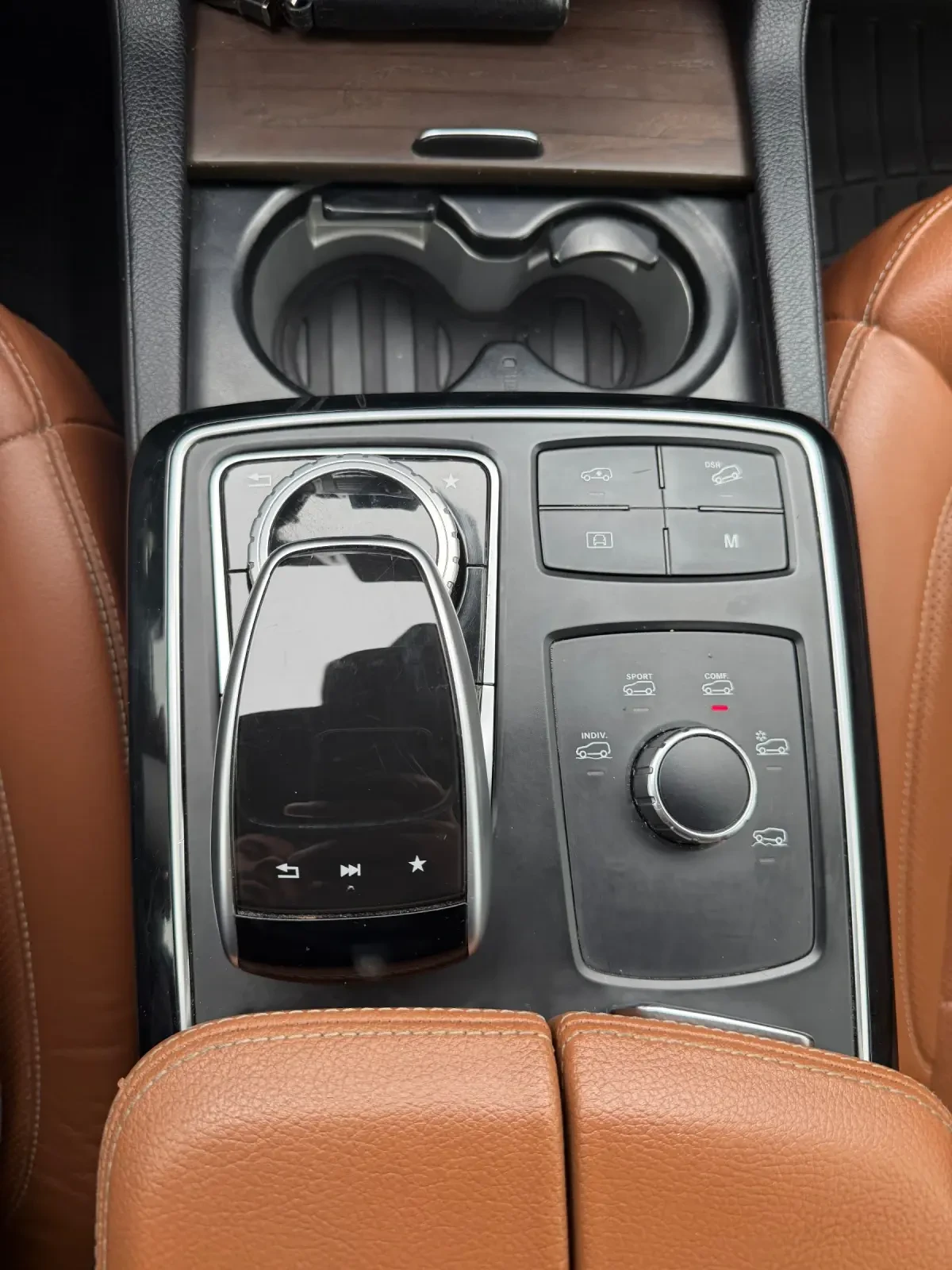 Mercedes-Benz GLS 500 AMG FULL, снимка 12 - Автомобили и джипове - 53627392