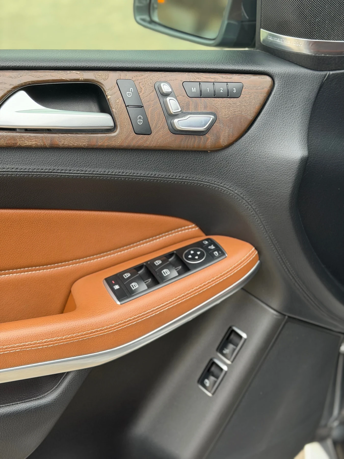 Mercedes-Benz GLS 500 AMG FULL, снимка 8 - Автомобили и джипове - 53627392