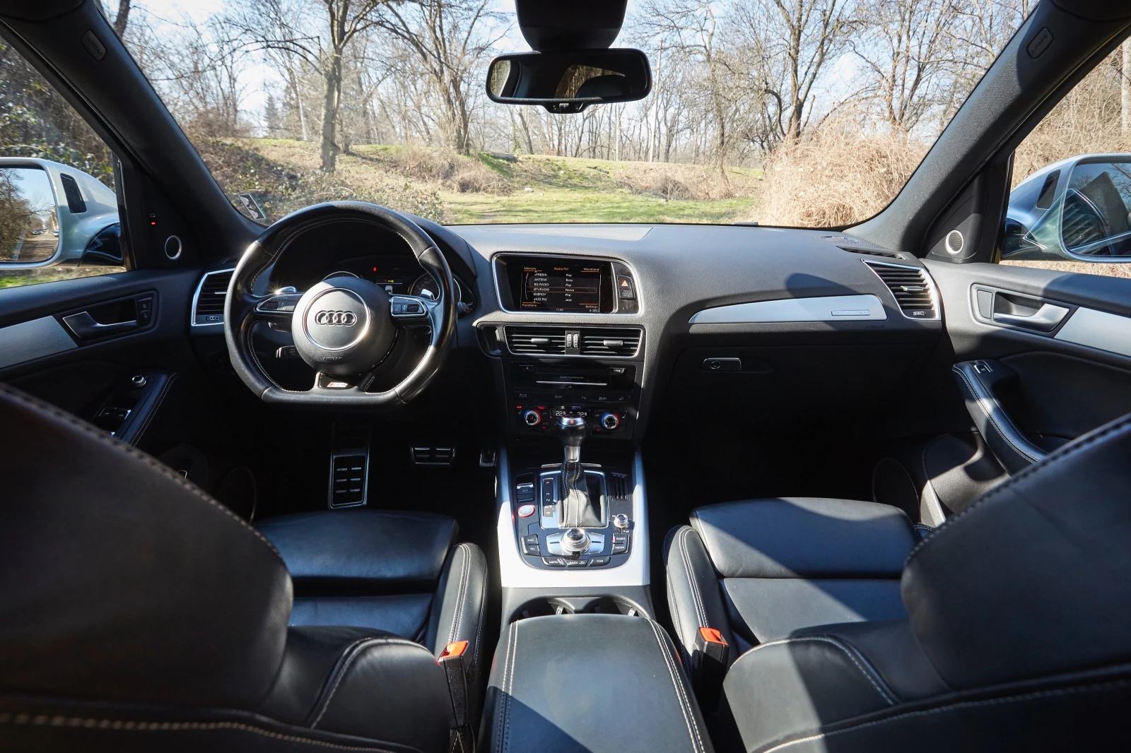 Audi SQ5 * PANORAMA* KEYLESS* B&O* NAVI* , снимка 10 - Автомобили и джипове - 53907878