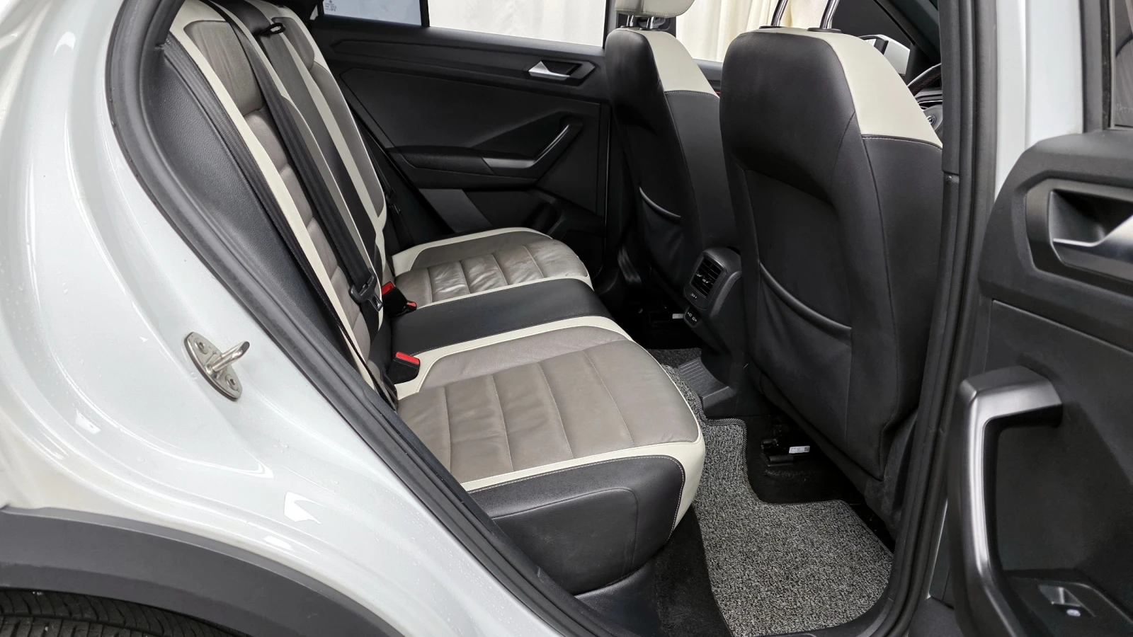 VW T-Roc 2.0 TDI Prestige | DSG | NAVI | Адаптивен круиз, снимка 13 - Автомобили и джипове - 54803386
