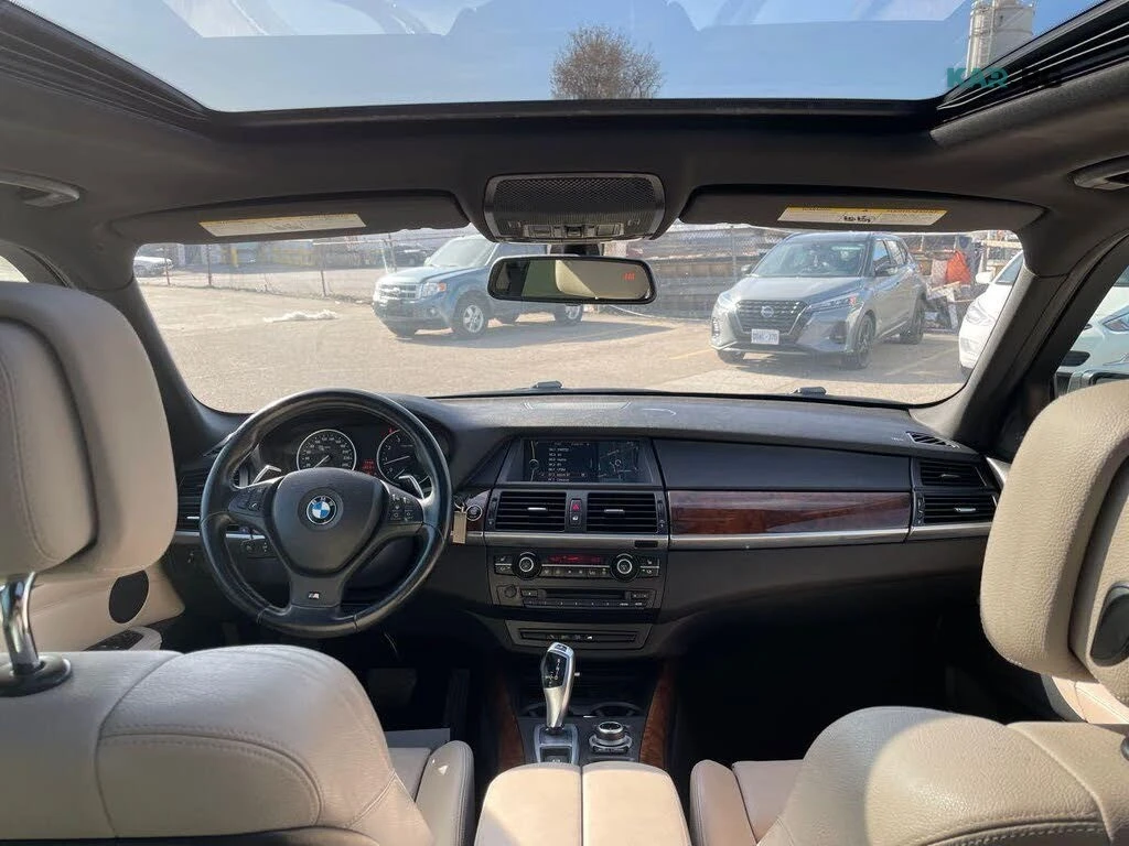 BMW X5 xDrive35i * Pano * АвтоКредит * (ЦЕНА ДО БГ), снимка 13 - Автомобили и джипове - 54824726