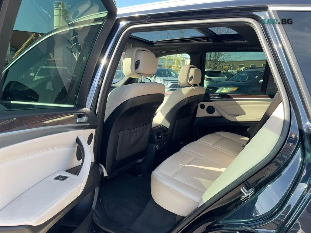 BMW X5 xDrive35i * Pano * АвтоКредит * (ЦЕНА ДО БГ), снимка 15 - Автомобили и джипове - 54824726