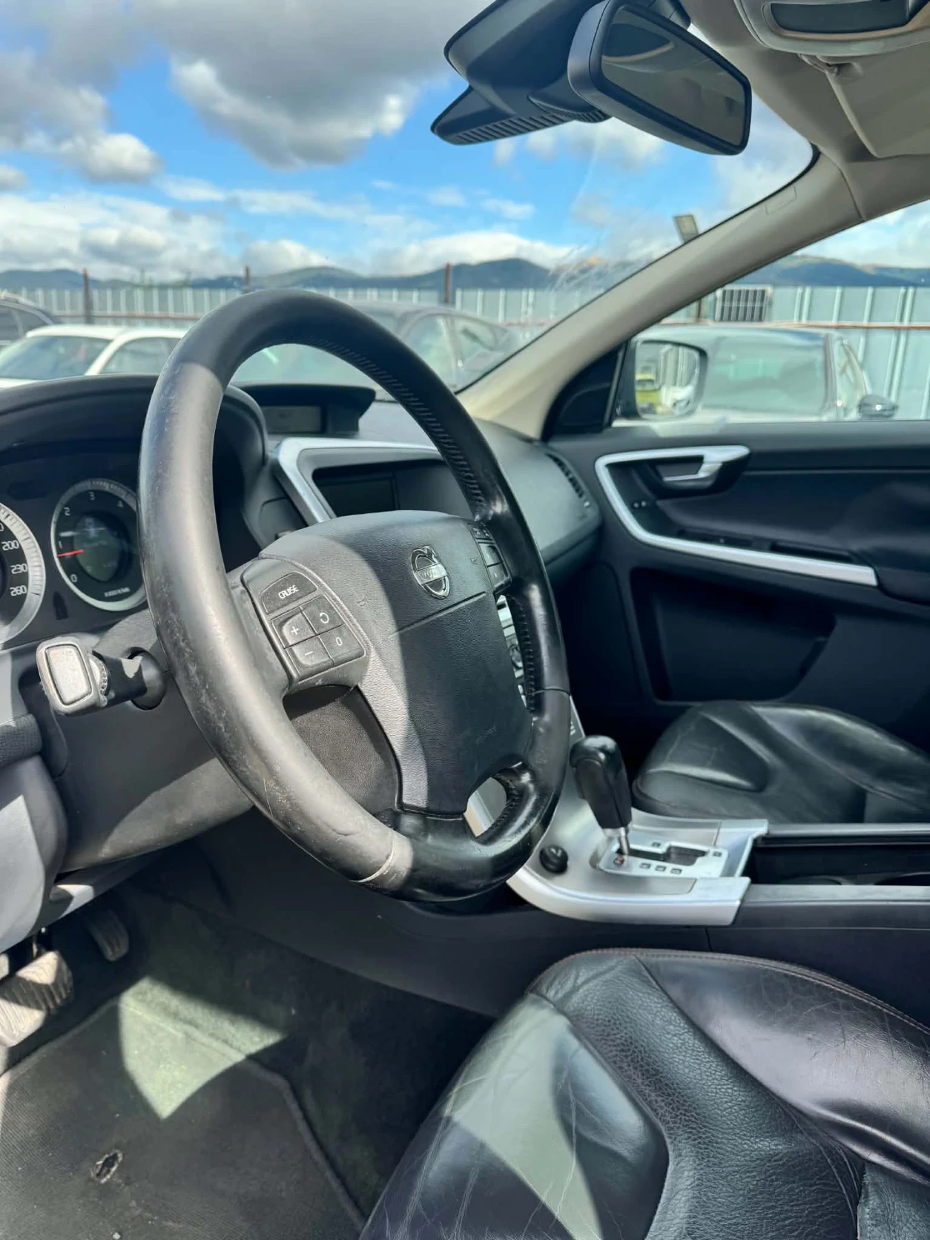 Volvo XC60 XC-60 D 5 avtomat, снимка 10 - Автомобили и джипове - 56192653