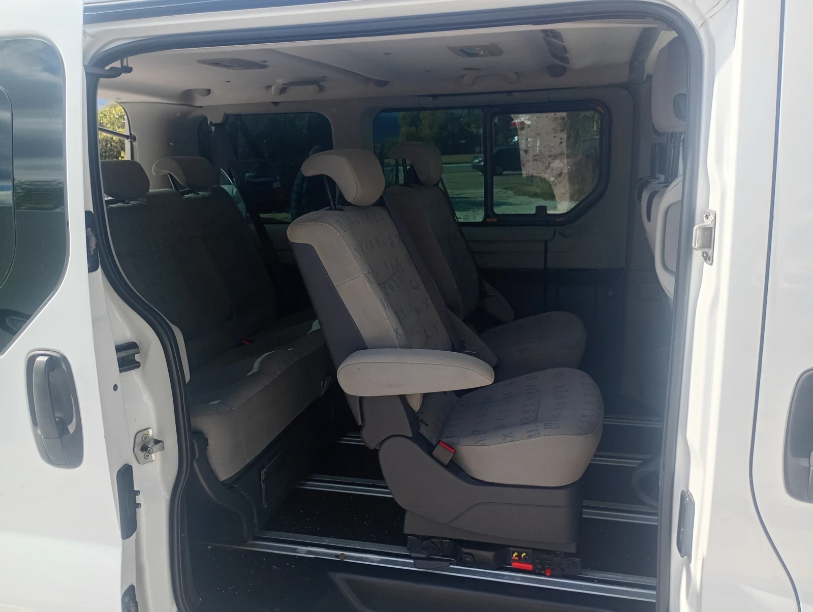 Renault Trafic Generation , снимка 13 - Бусове и автобуси - 56556875