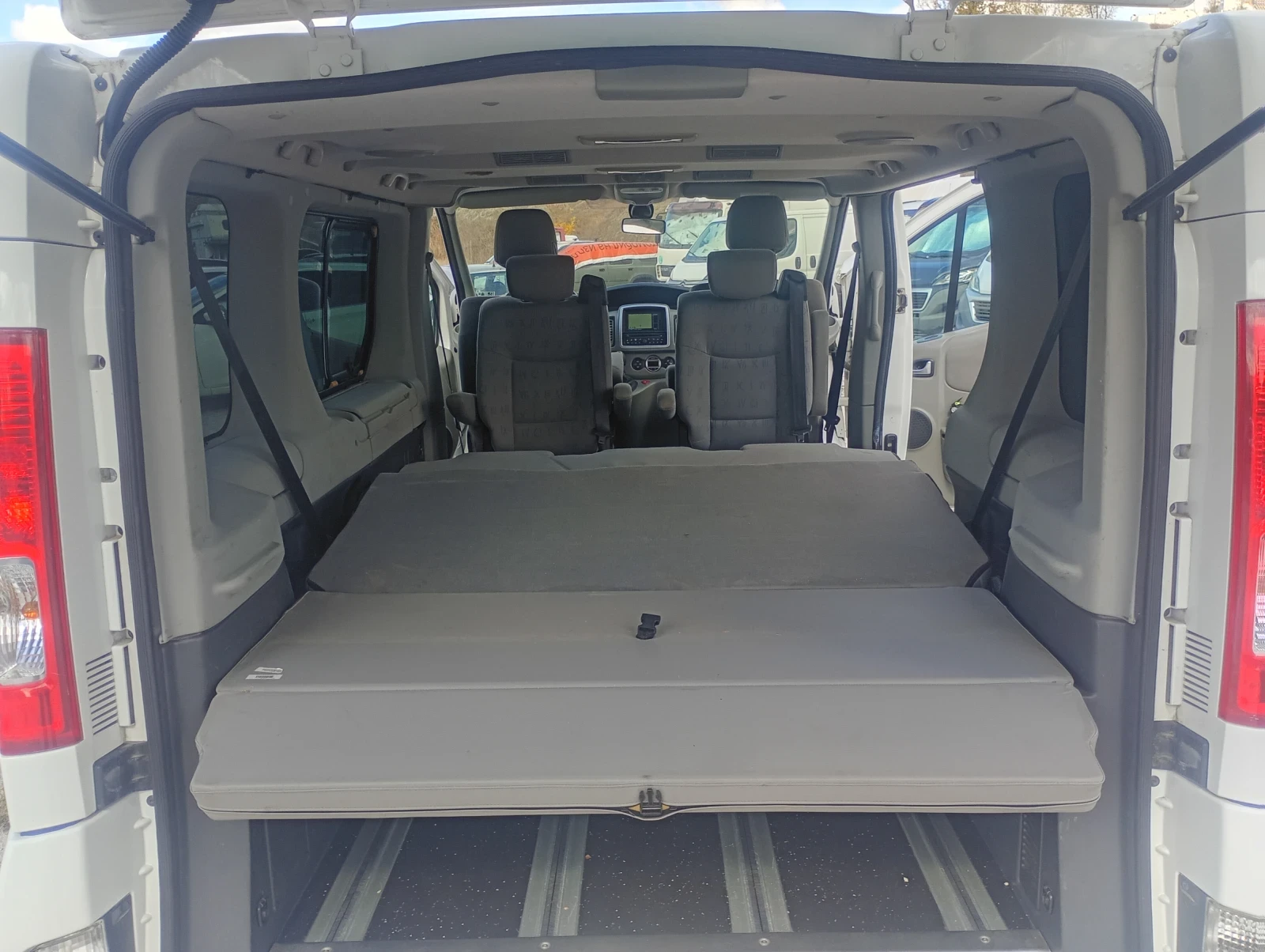 Renault Trafic Generation , снимка 14 - Бусове и автобуси - 56556875