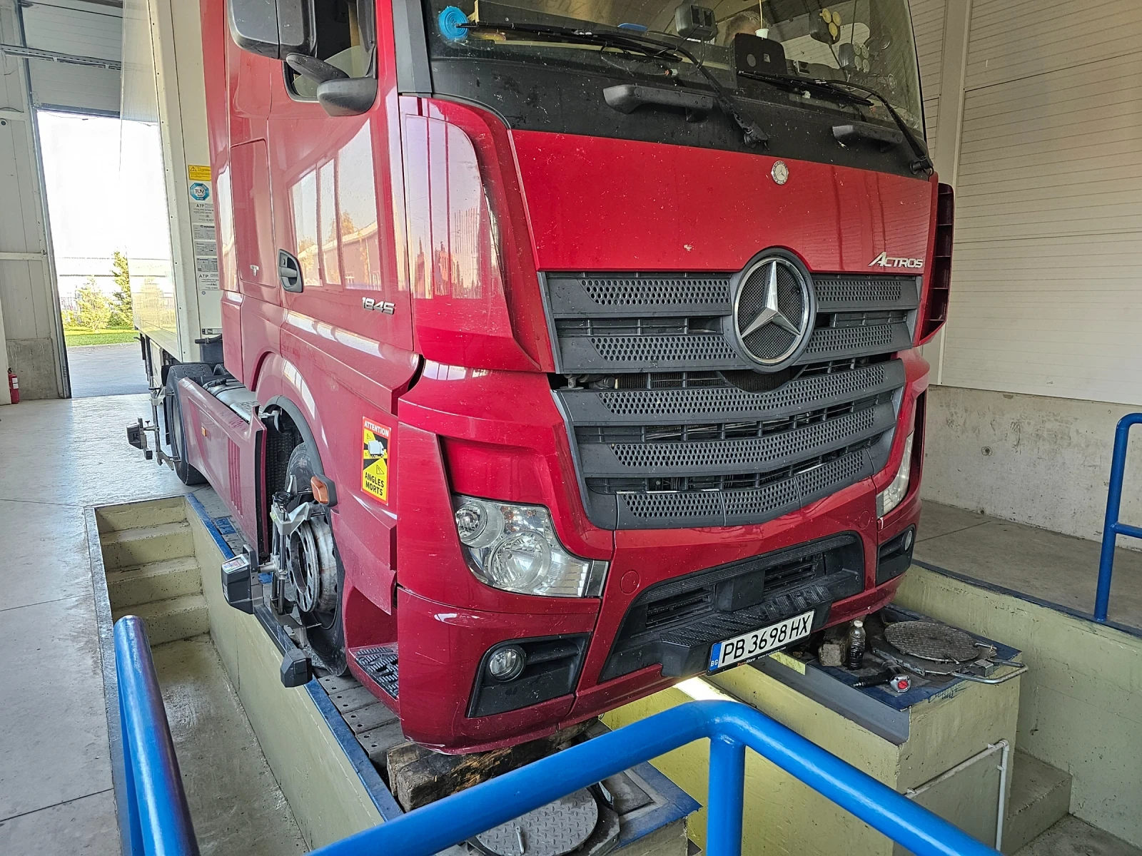 Mercedes-Benz Actros Влекач , снимка 5 - Камиони - 54669326