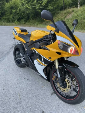  Yamaha YZF-R1