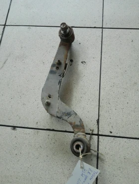 Носач щанга заден десен Тойота Рав4 2.0Б