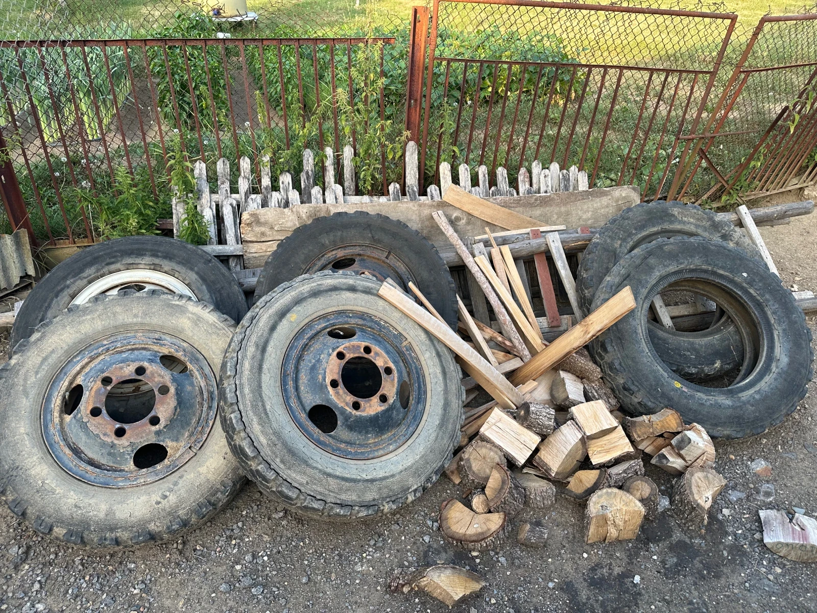    120/120R38 | Mobile.bg   1