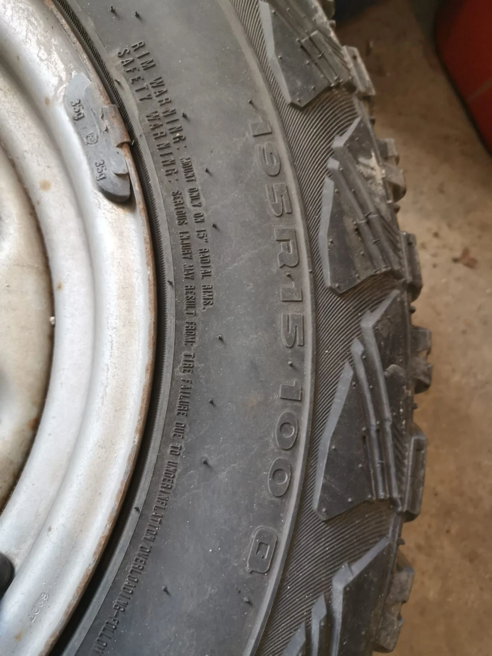 Гуми с джанти Kumho 195/100R15, снимка 4 - Гуми и джанти - 54362124