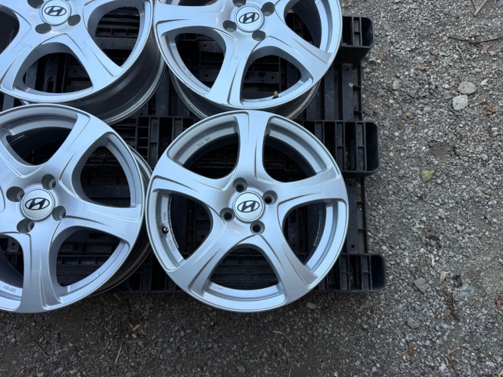 Джанти за Toyota Yaris, снимка 4 - Гуми и джанти - 55618193