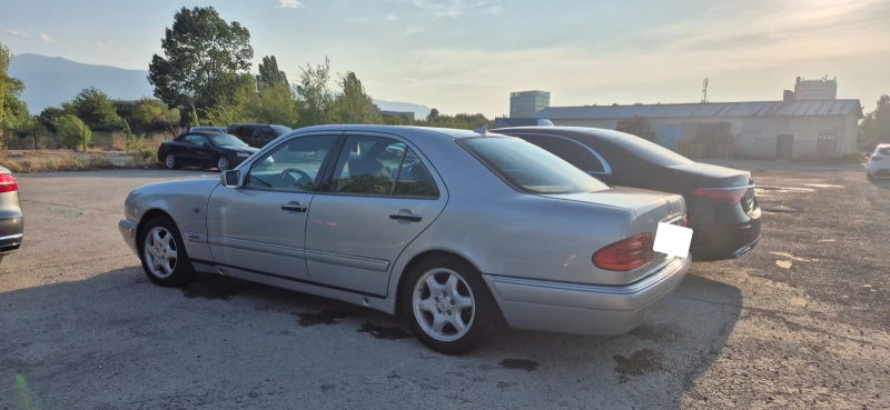 Mercedes-Benz E 290 Elegance, снимка 4 - Автомобили и джипове - 47300721