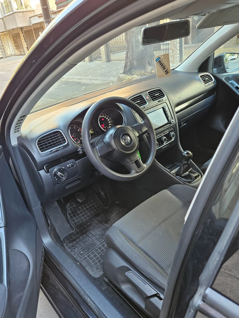 VW Golf 1.6i* АГУ, снимка 7 - Автомобили и джипове - 47369240