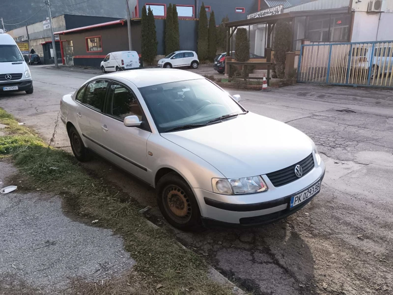 VW Passat, снимка 3 - Автомобили и джипове - 48027301