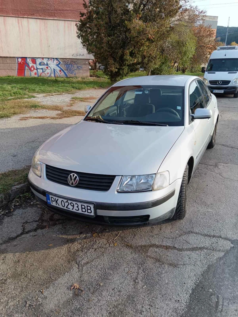 VW Passat, снимка 4 - Автомобили и джипове - 48027301