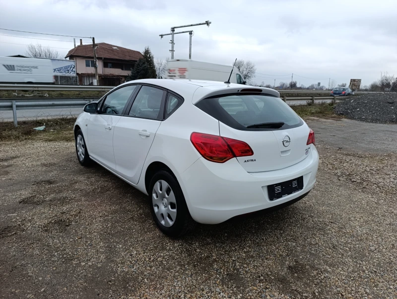 Opel Astra 1.4i-16v Бензин, снимка 5 - Автомобили и джипове - 48237583