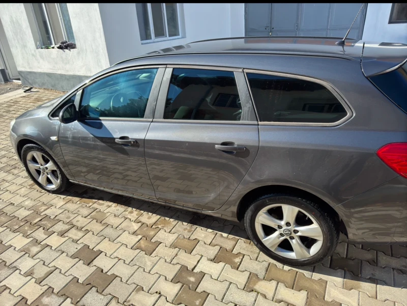 Opel Astra 1.7 CDTi , снимка 1 - Автомобили и джипове - 48880018