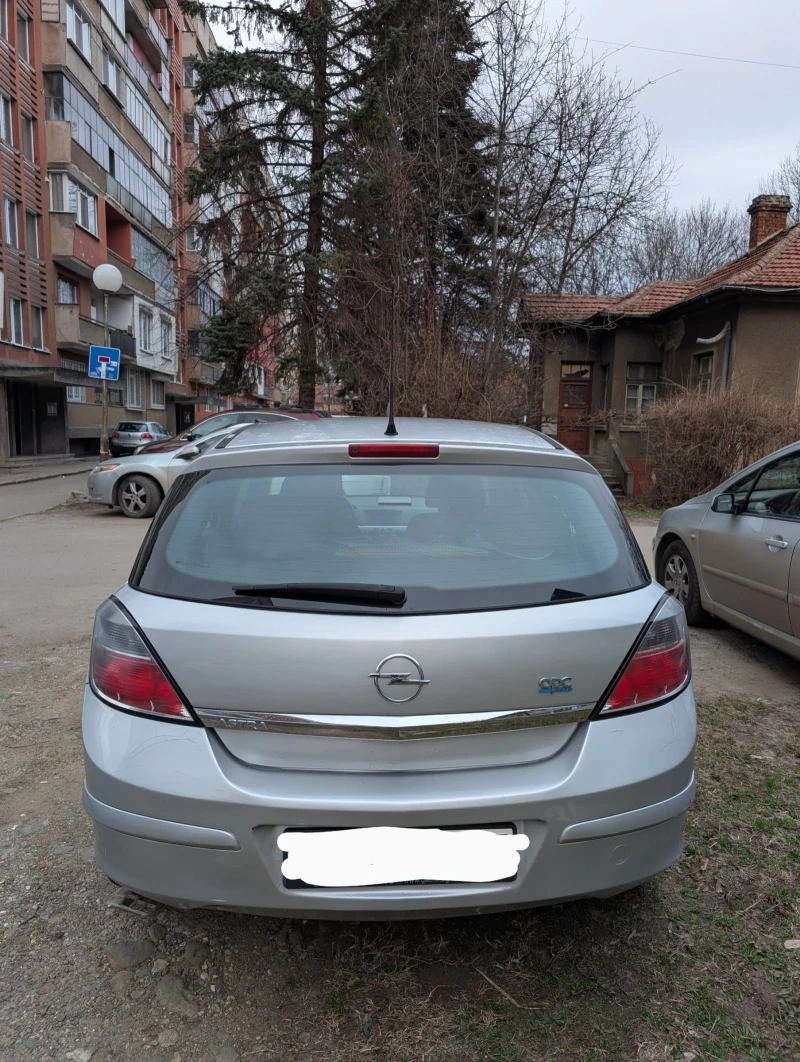 Opel Astra H, снимка 4 - Автомобили и джипове - 48947812