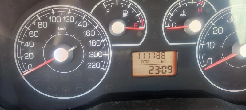 Fiat Punto, снимка 5 - Автомобили и джипове - 51917204