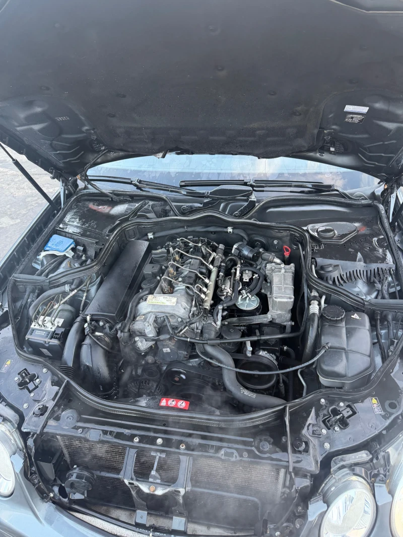 Mercedes-Benz E 220, снимка 7 - Автомобили и джипове - 53048343