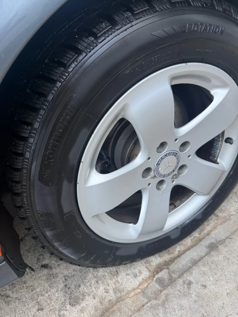 Mercedes-Benz E 220, снимка 11 - Автомобили и джипове - 53048343