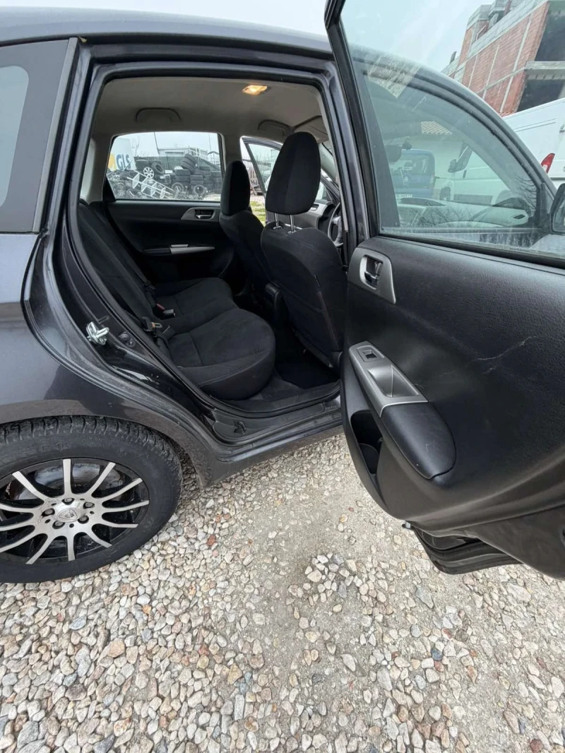 Subaru Impreza 1.5 LPG, снимка 8 - Автомобили и джипове - 53212295