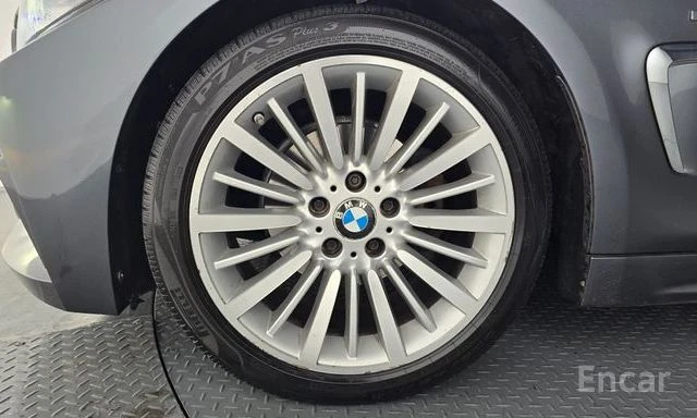 BMW 420 4 Series 420i Luxury Coupe, снимка 14 - Автомобили и джипове - 54169958