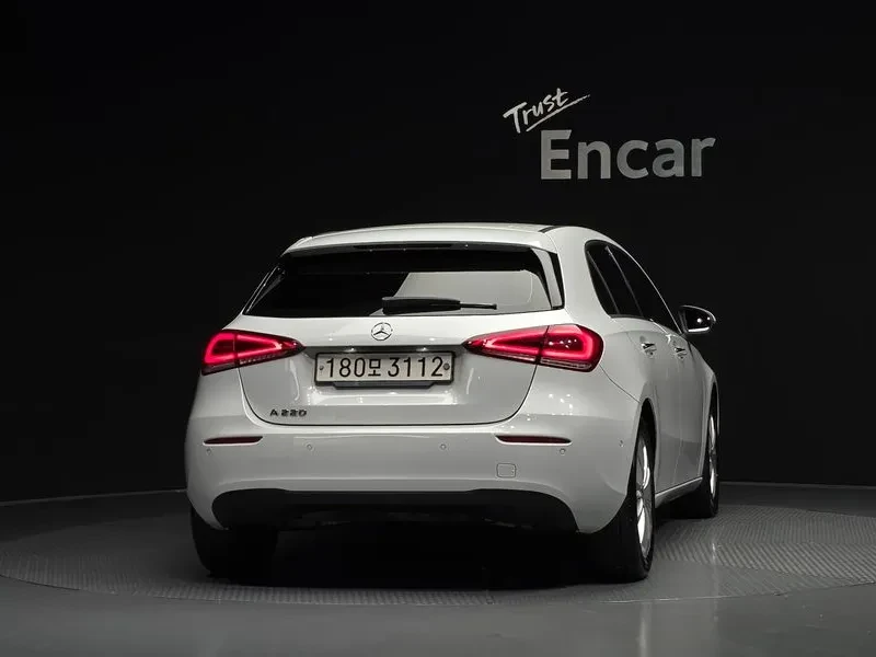 Mercedes-Benz A 220  Hatchback, снимка 3 - Автомобили и джипове - 56083608